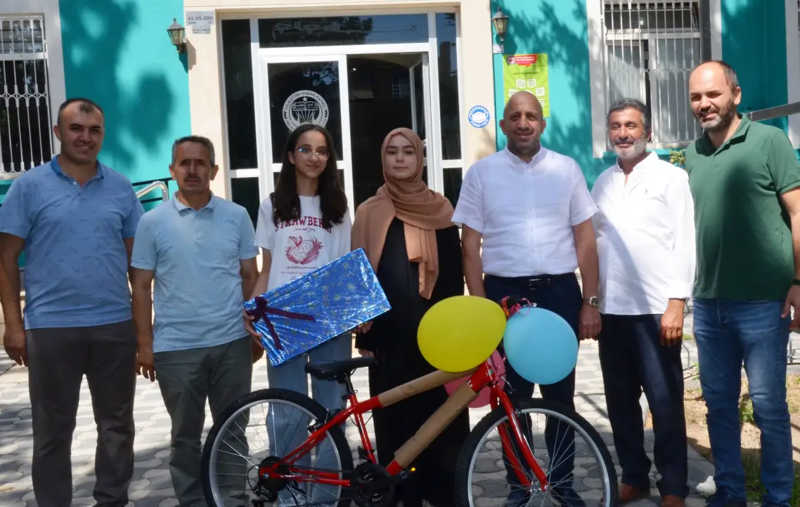 LGS'de başarılı öğrencileri ödüllendirdik